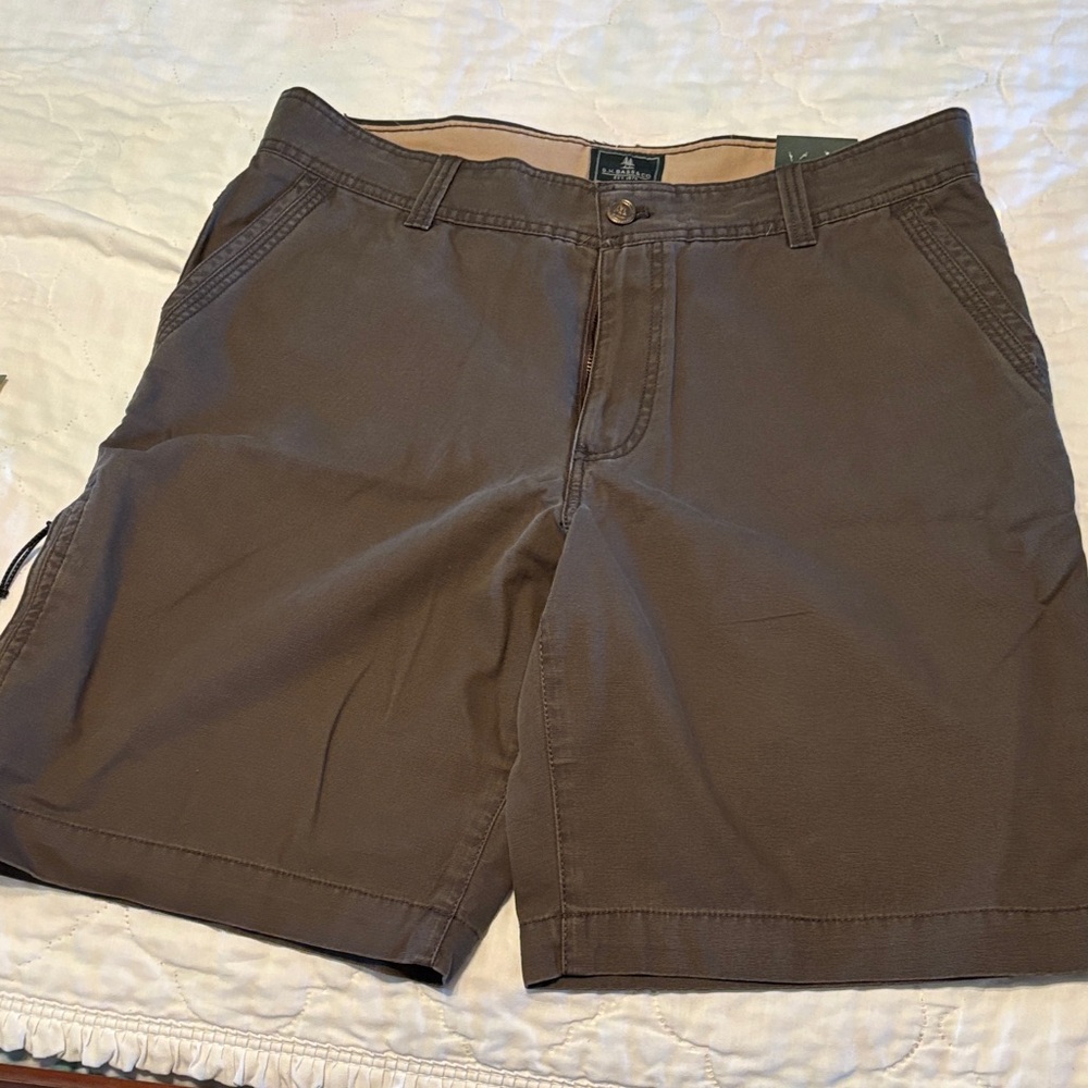 GH Bass & Co Men's Olive Brown Casual Shorts